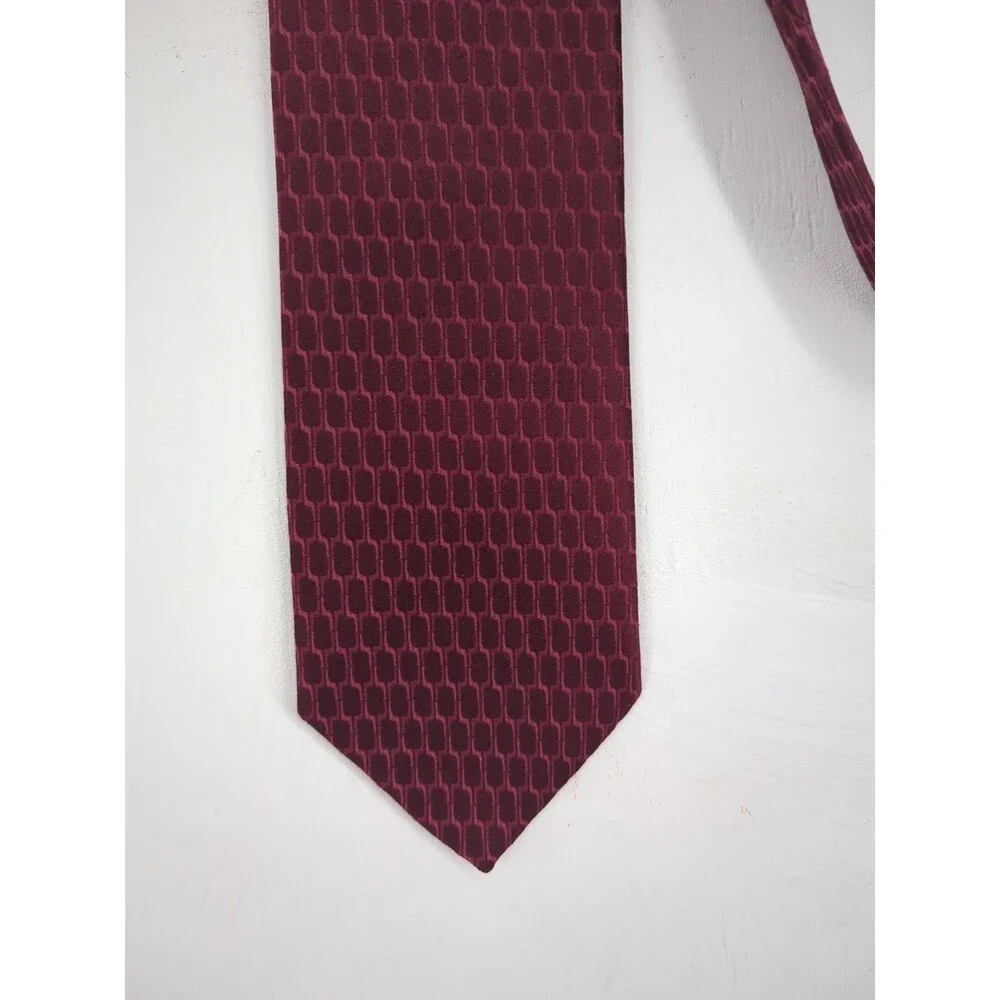 LONGCHAMP Paris Burgundy 100% Silk Honeycomb Tie Designer Old Money Luxury